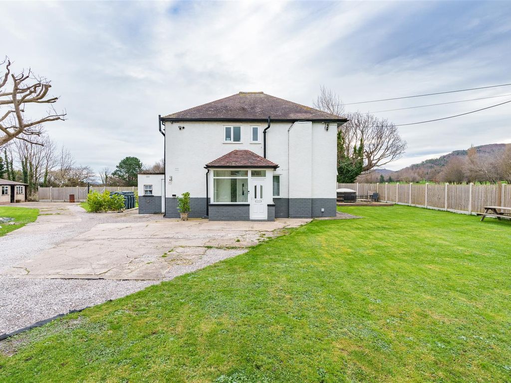 3 bed detached house for sale in Llanddulas Road, Abergele LL22, £400,000