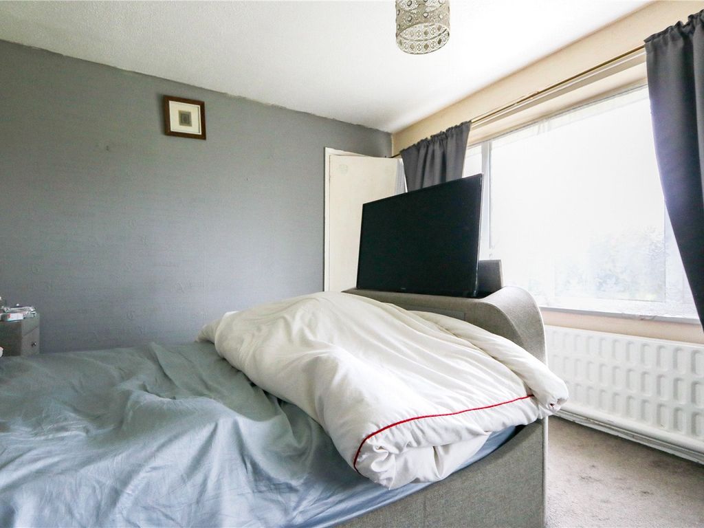 2 bed flat for sale in Oak Close, Little Stoke, Bristol, South Gloucestershire BS34, £160,000