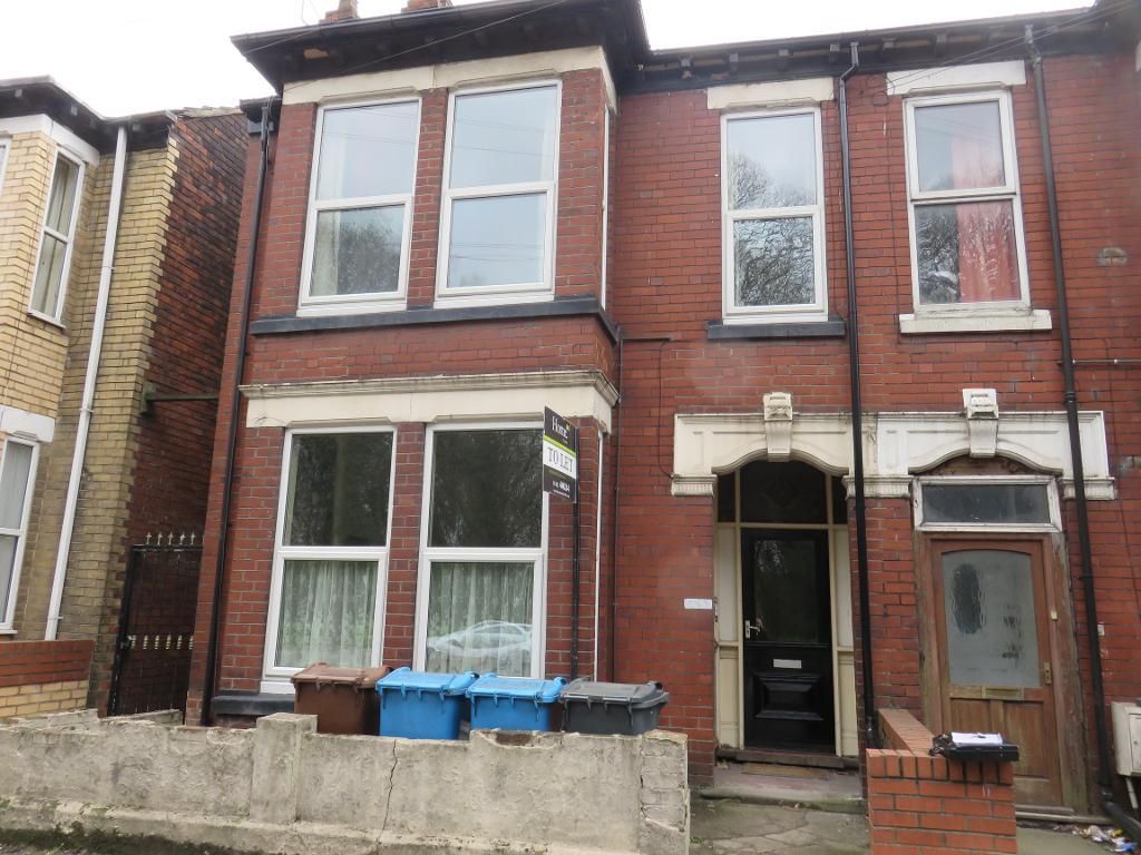3 bed flat for sale in Spring Bank West, Hull HU3, £135,000