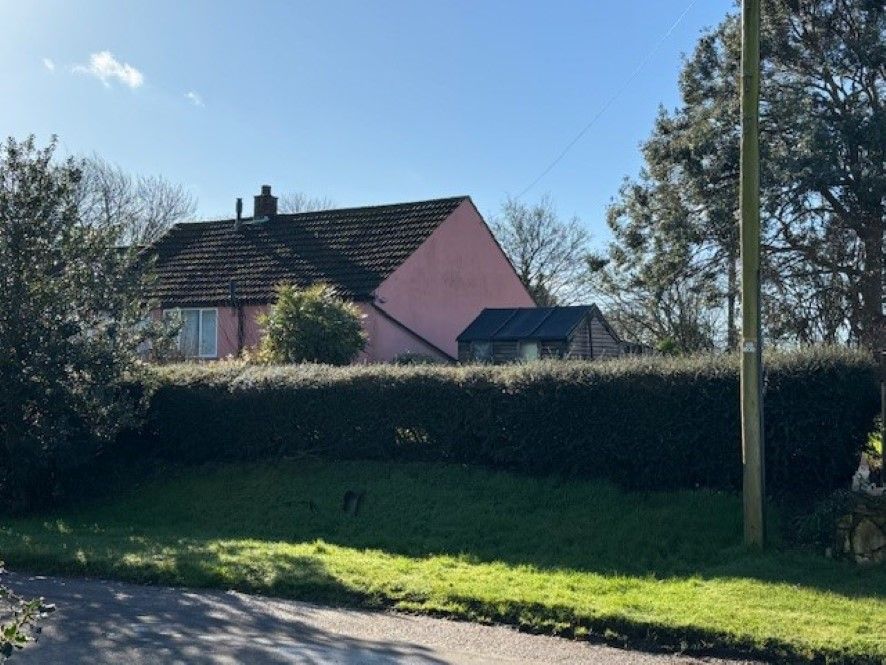 2 bed detached bungalow for sale in The Pink Bungalow, Queens Road, Colmworth, Bedford, Bedfordshire MK44, £175,000