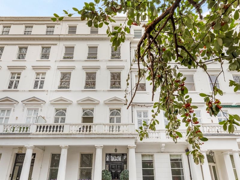 7 bed town house for sale in Lowndes Square, Knightsbridge, London SW1X, £25,000,000
