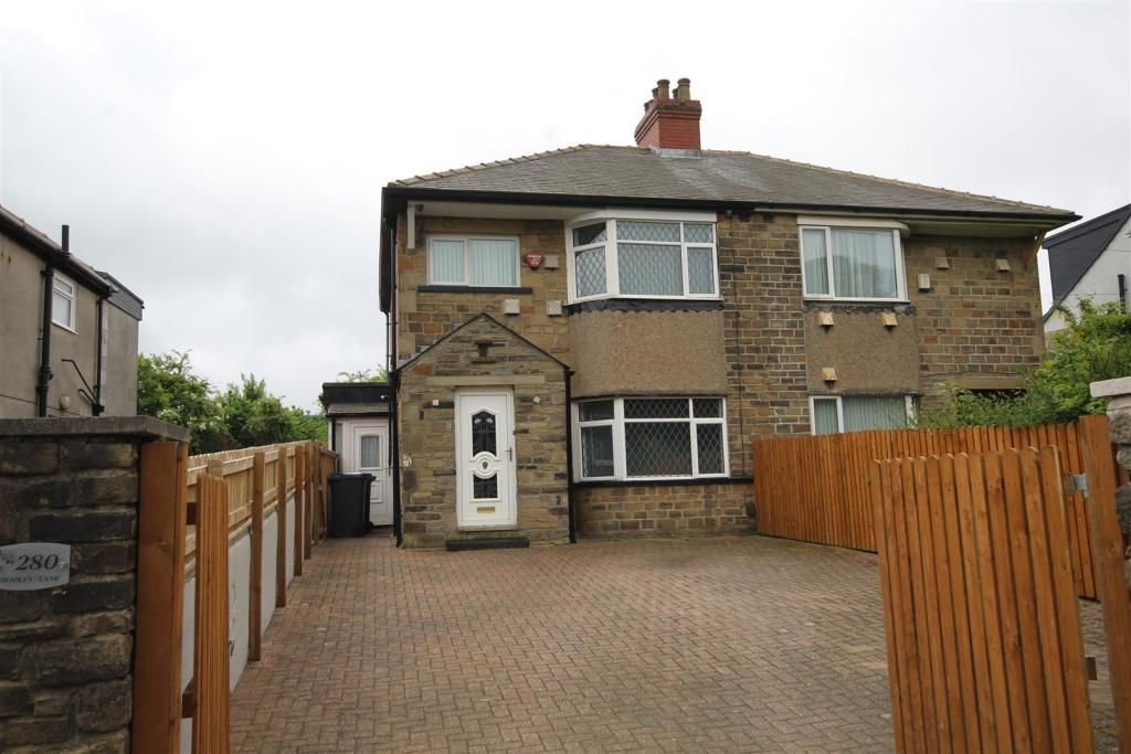 3 bed semi-detached house for sale in Rooley Lane, Bradford BD5, £220,000