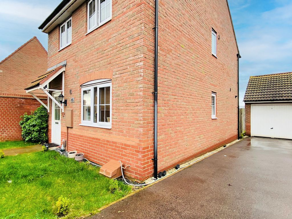 3 bed detached house for sale in May Drive, Glenfield LE3, £360,000