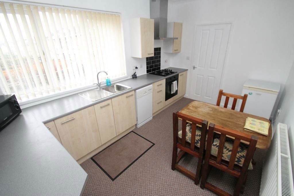 3 bed flat for sale in Fair View, Ebbw Vale NP23, £80,000