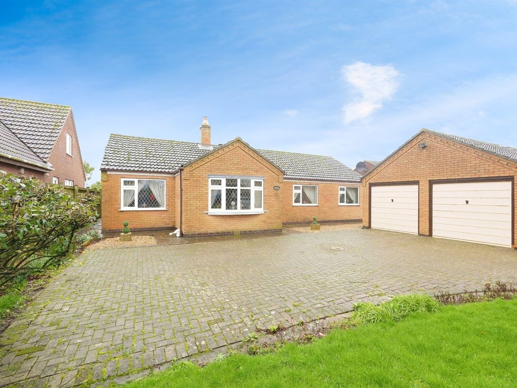 3 bed detached bungalow for sale in Spilsby Road, Wainfleet, Skegness PE24, £290,000