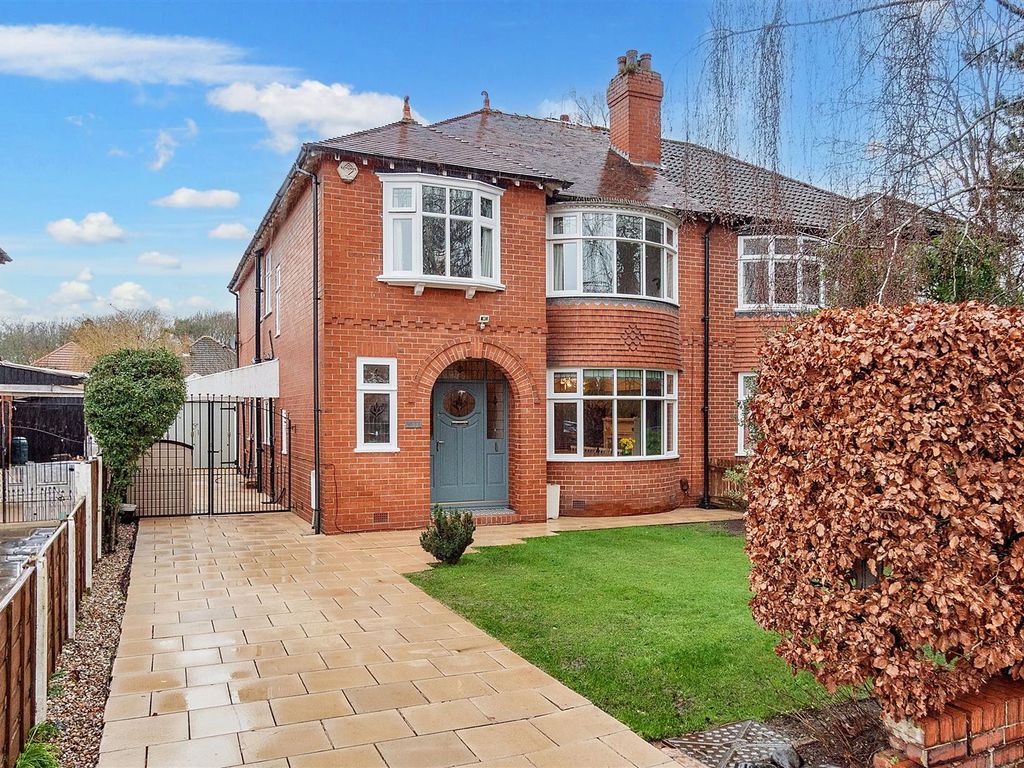 4 bed semi-detached house for sale in Framingham Road, Sale M33, £775,000