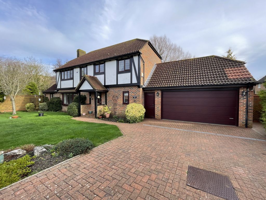4 bed detached house to rent in The Haven, West Hythe CT21, £2,250 pcm