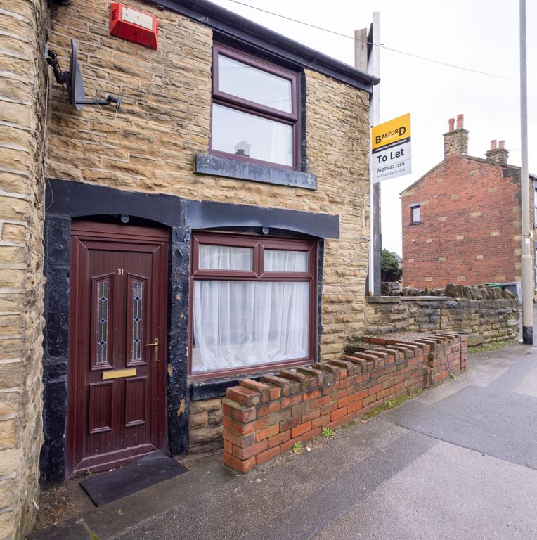2 bed cottage to rent in Wakefield Road, Drighlington, Bradford BD11, £675 pcm