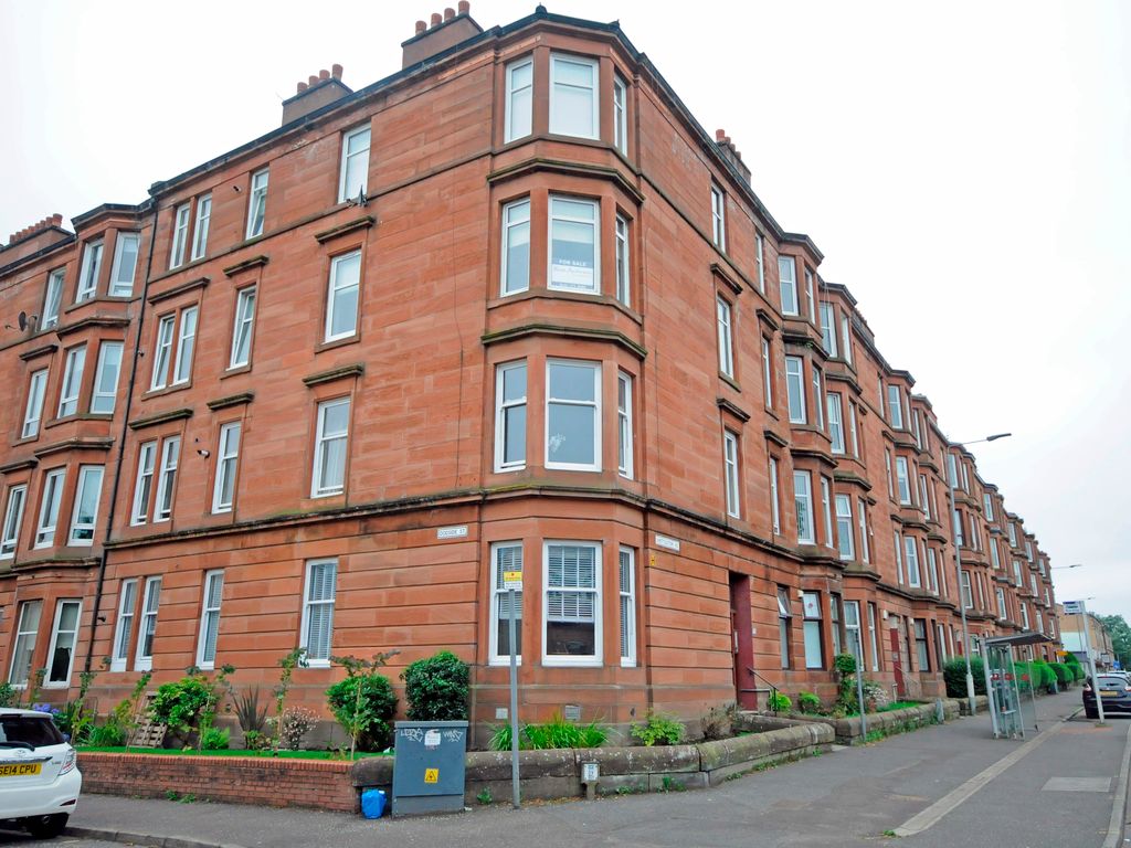 1 bed flat for sale in Shettleston Road, Glasgow G32, £122,000