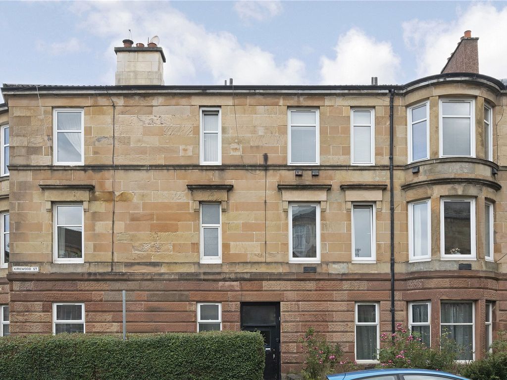 3 bed flat for sale in Kirkwood Street, Glasgow G51, £160,000