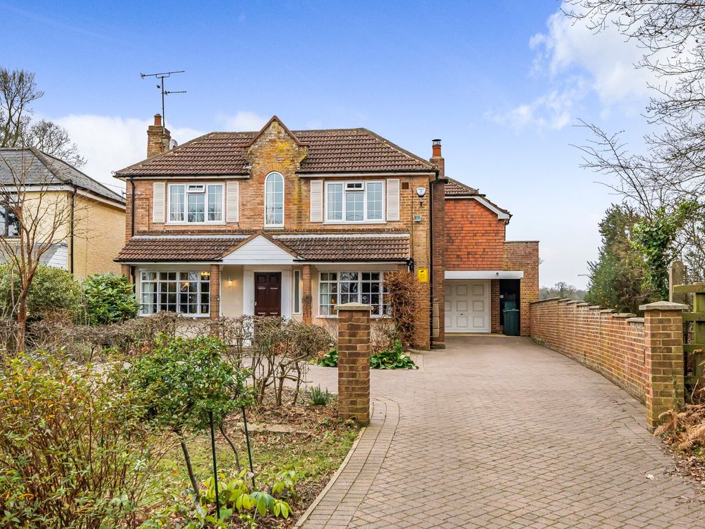 4 bed detached house for sale in Wycombe Road, Stokenchurch, High Wycombe HP14, £1,050,000