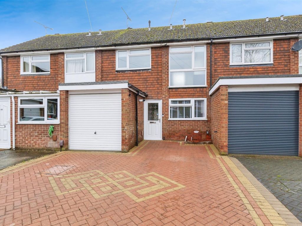 3 bed property for sale in Courtfield Drive, Maidenhead SL6, £500,000