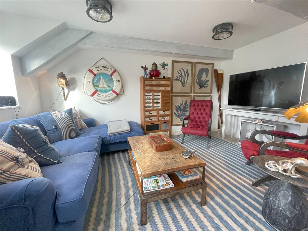 1 bed flat for sale in Fore Street, Fowey PL23, £285,000