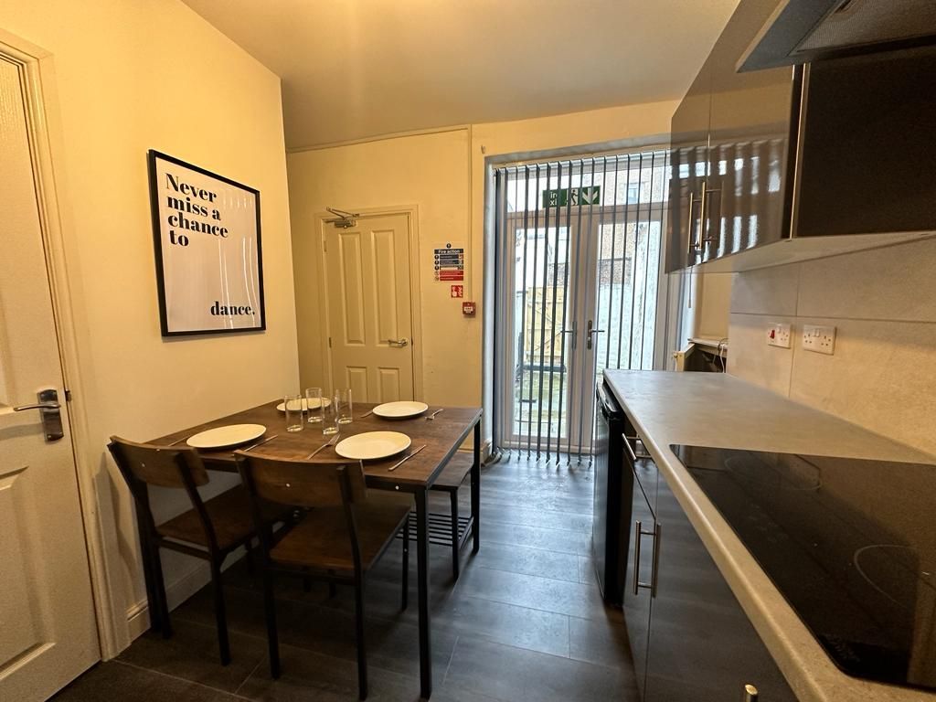 Room to rent in Collinge Street, Padiham, Burnley BB12, £412 pcm