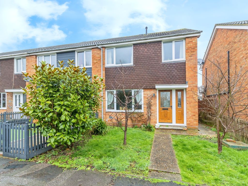 3 bed end terrace house for sale in Thorpe Way, Wootton, Bedford MK43, £320,000