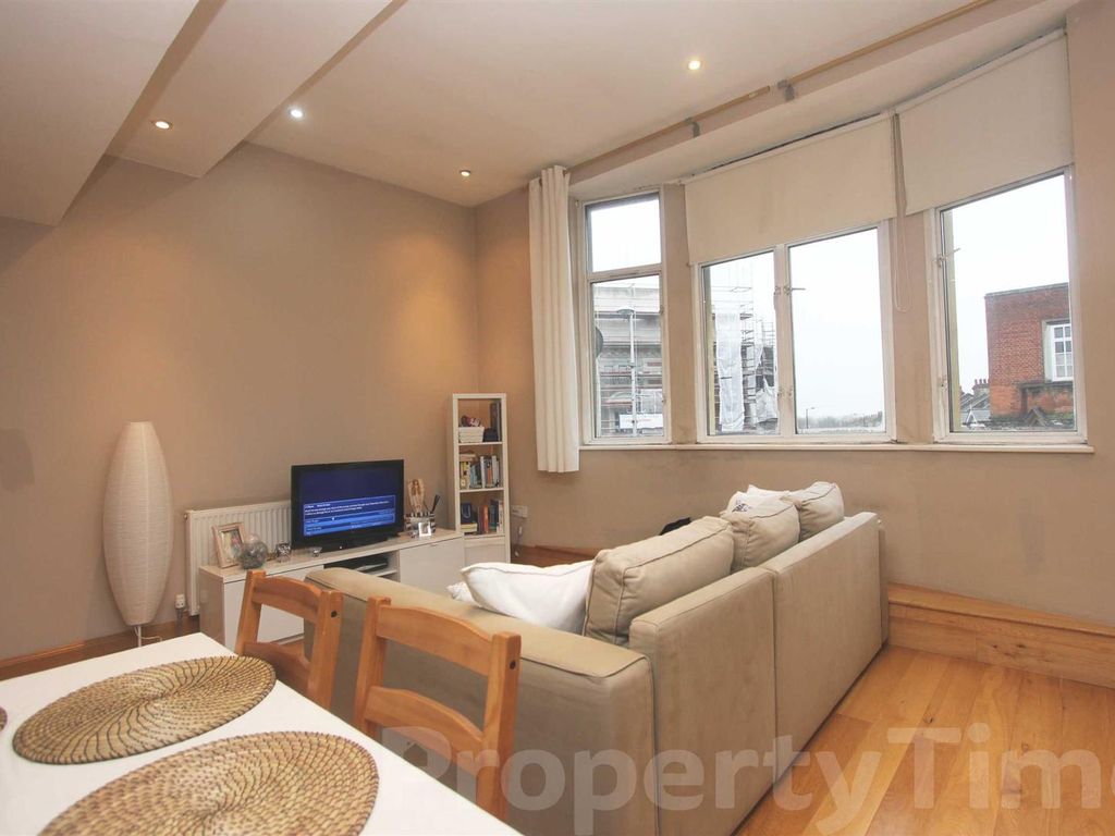 1 bed flat to rent in High Street, Acton W3, £1,750 pcm