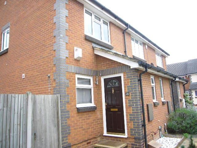 2 bed property to rent in Percheron Close, Isleworth TW7, £1,795 pcm