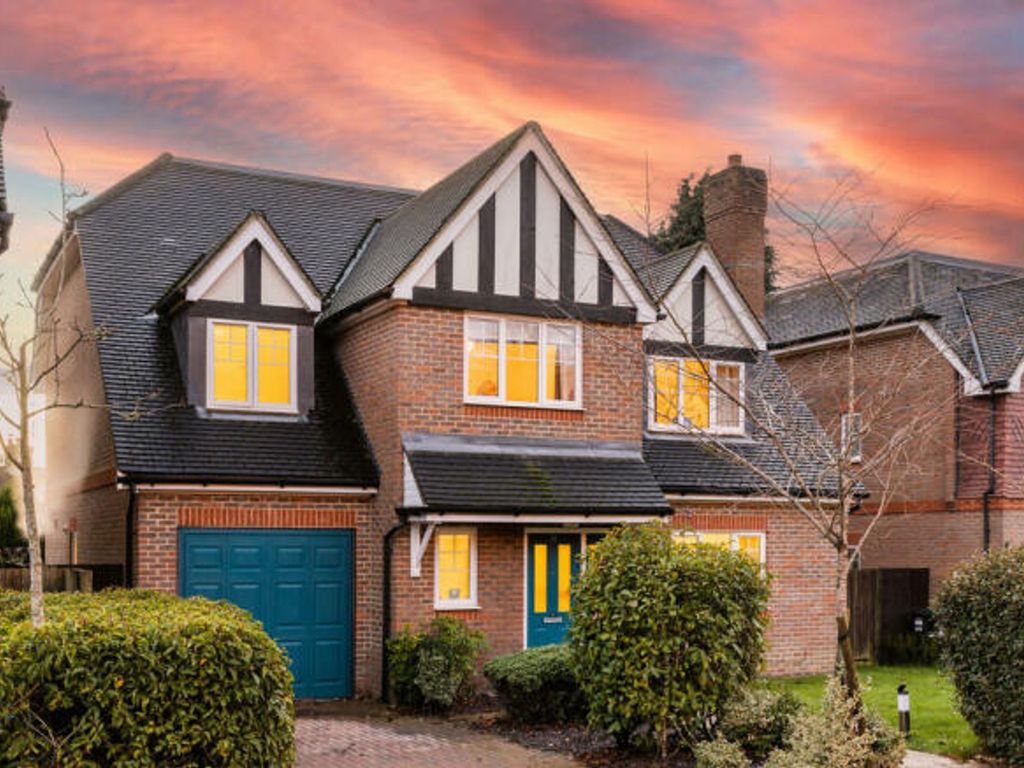 5 bed detached house for sale in Birch Grove, Felbridge RH19, £700,000