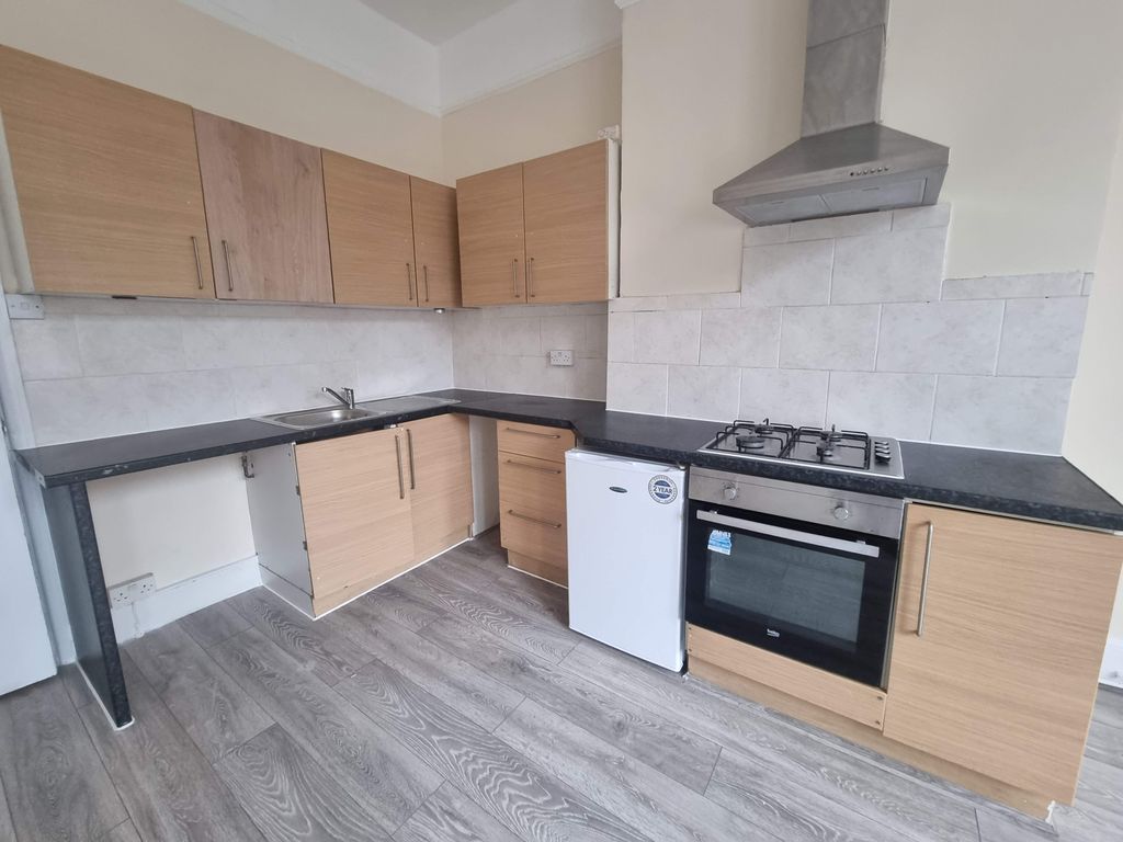 1 bed flat to rent in Upper Clapton Road, Upper Clapton E5, £1,375 pcm