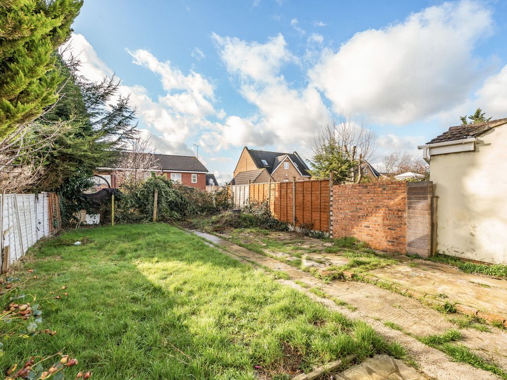 3 bed detached house for sale in Alstone Lane, Cheltenham, Gloucestershire GL51, £250,000