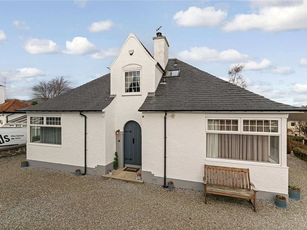 3 bed detached house for sale in Claremont, Alloa FK10, £345,000