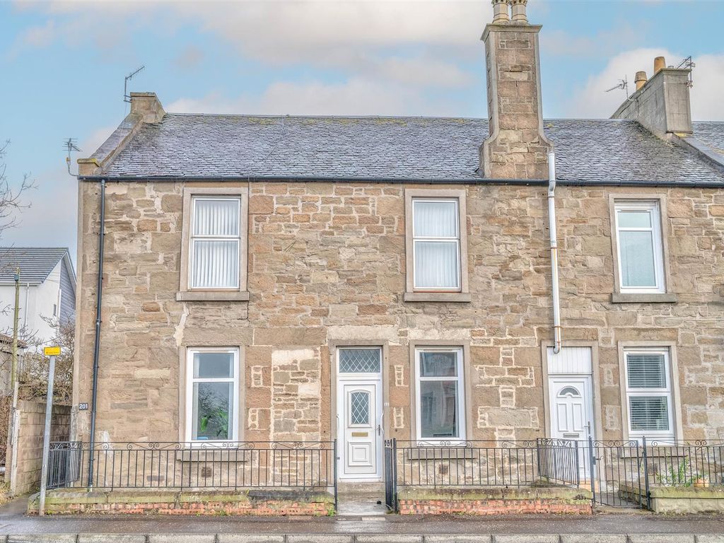 2 bed flat for sale in Clepington Road, Dundee DD3, £95,000