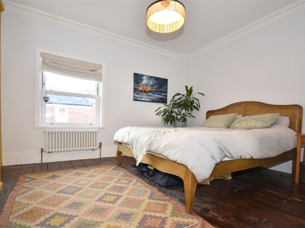 2 bed terraced house for sale in Avon Street, Warwick CV34, £315,000