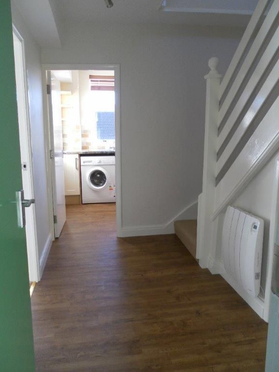 2 bed flat to rent in High Street, Irthlingborough, Wellingborough NN9, £745 pcm