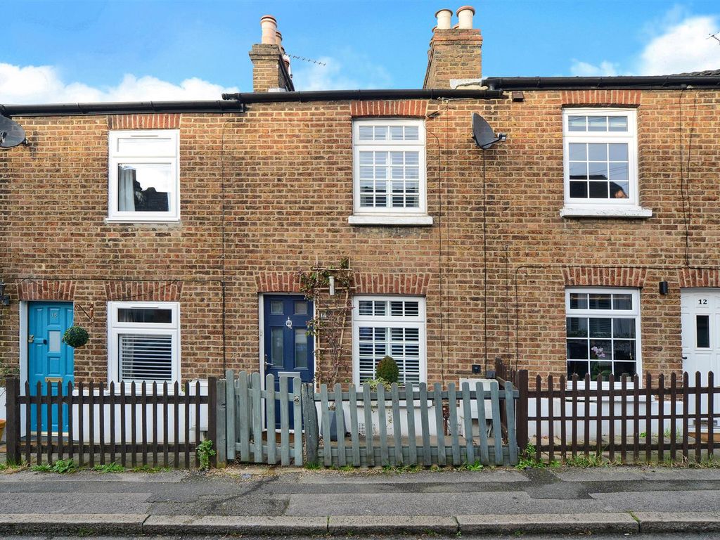 2 bed terraced house for sale in Haycroft Road, Surbiton KT6, £450,000
