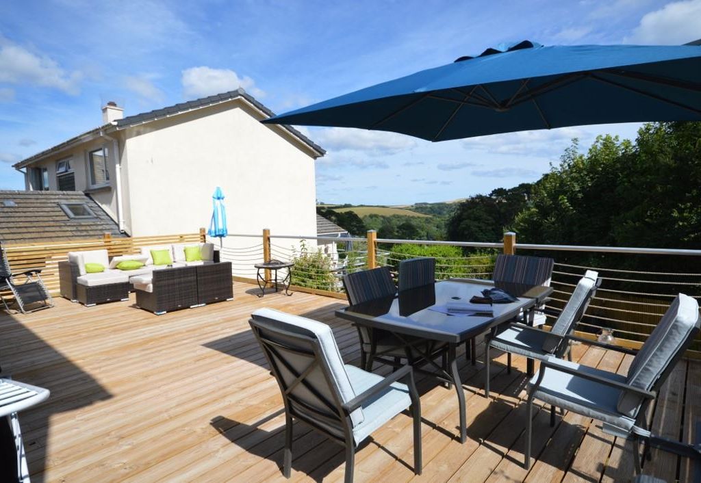 3 bed property for sale in Vicarage Meadow, Fowey PL23, £565,000