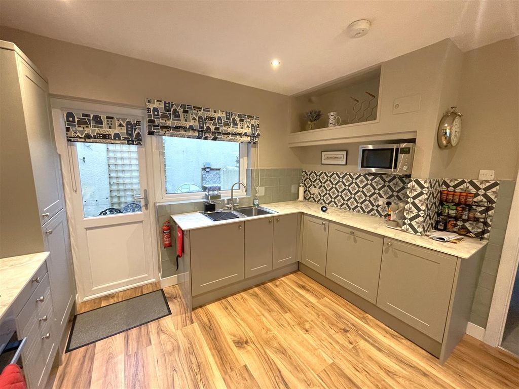 3 bed property for sale in Vicarage Meadow, Fowey PL23, £565,000