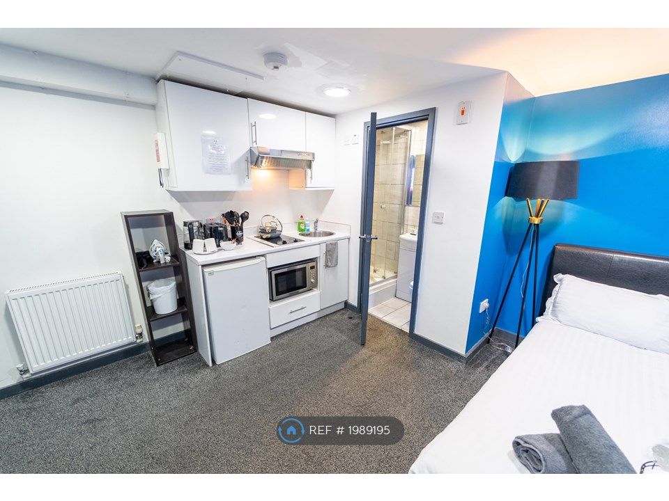 Room to rent in Dale Road, Birmingham B29, £1,100 pcm