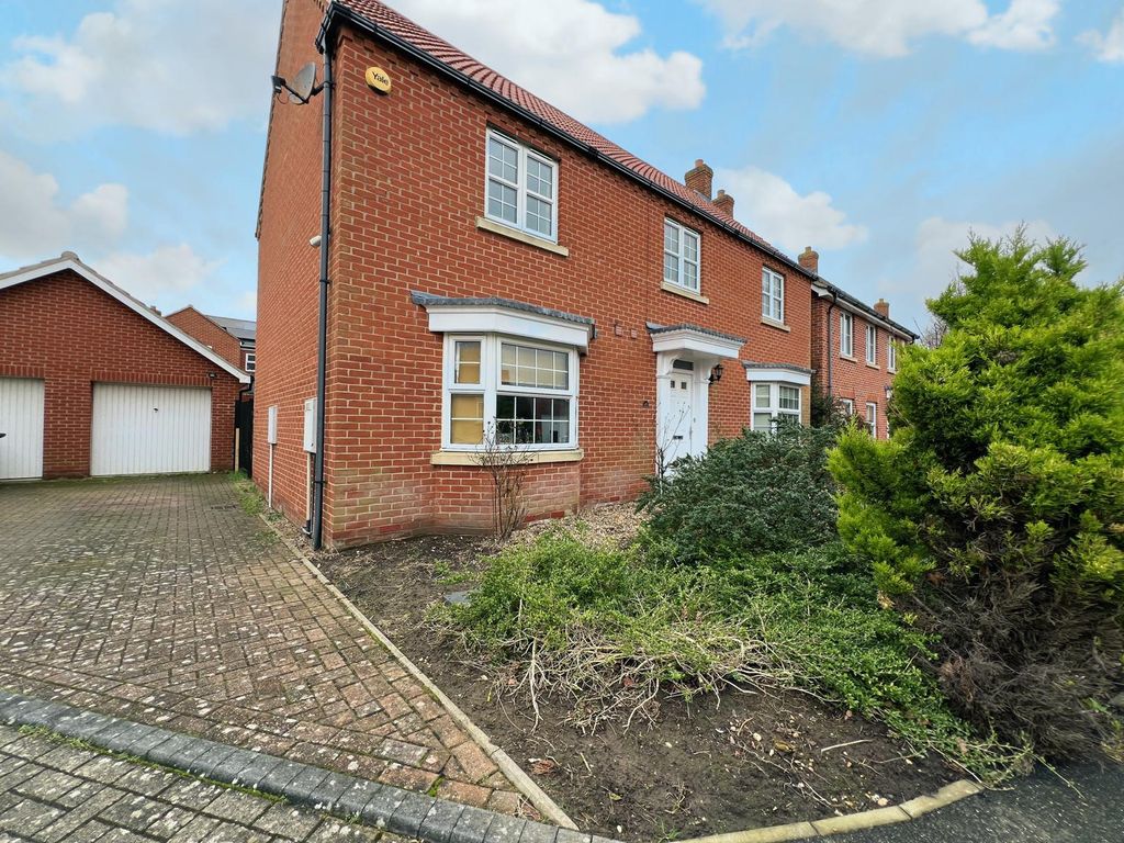 4 bed detached house for sale in Peregrine Mews, Cringleford NR4, £450,000