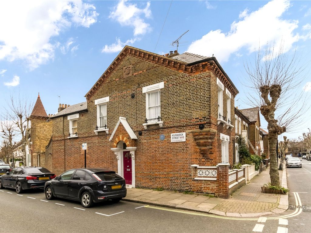 3 bed end terrace house for sale in Third Avenue, London W10, £950,000