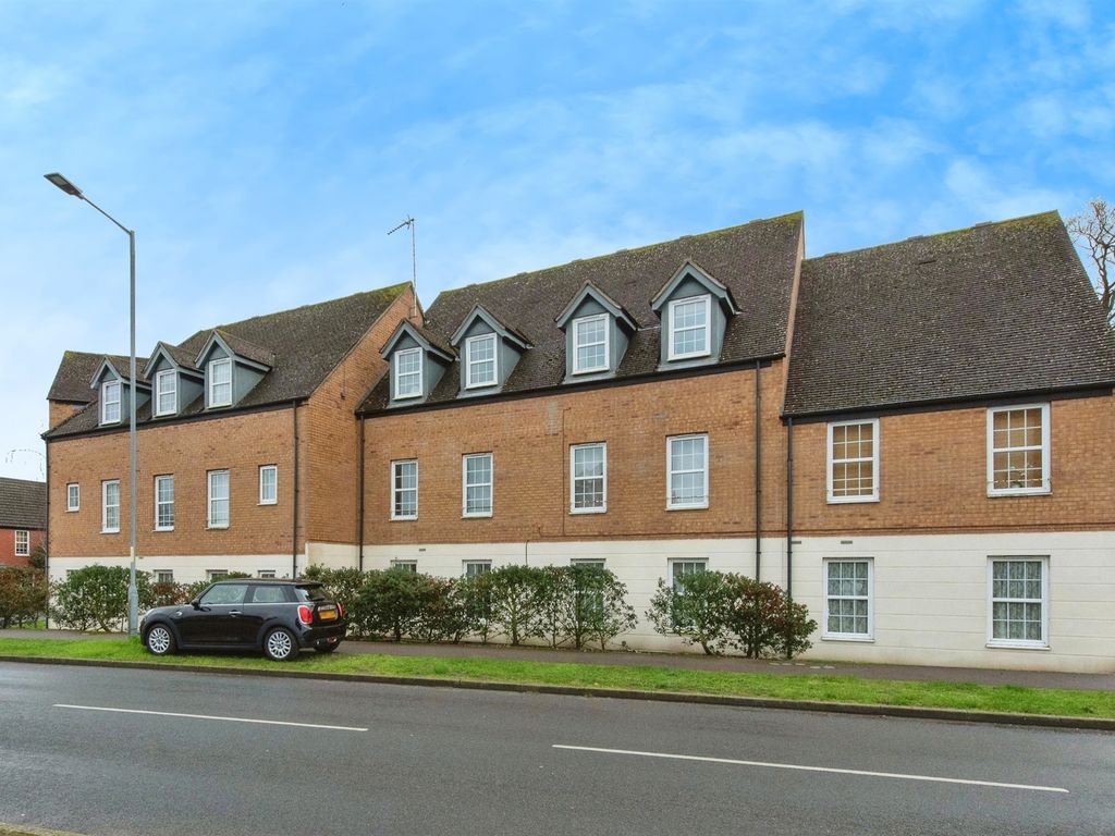 2 bed flat for sale in Hazel Covert, Thetford IP24, £125,000