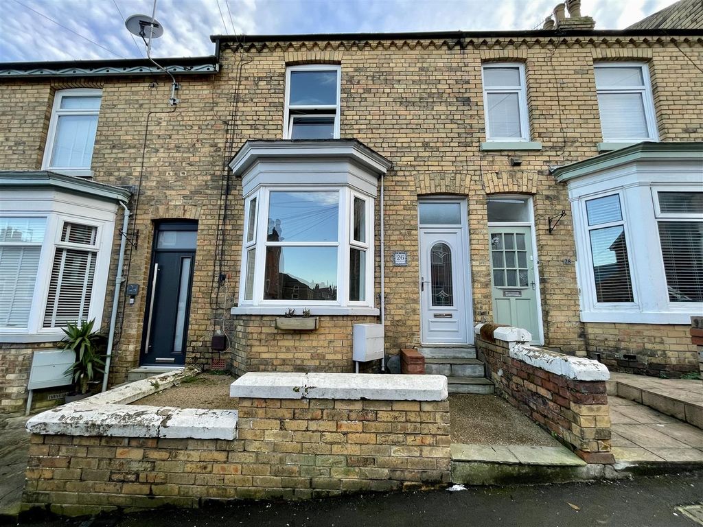 2 bed terraced house to rent in Park Street, Scarborough YO12, £895 pcm