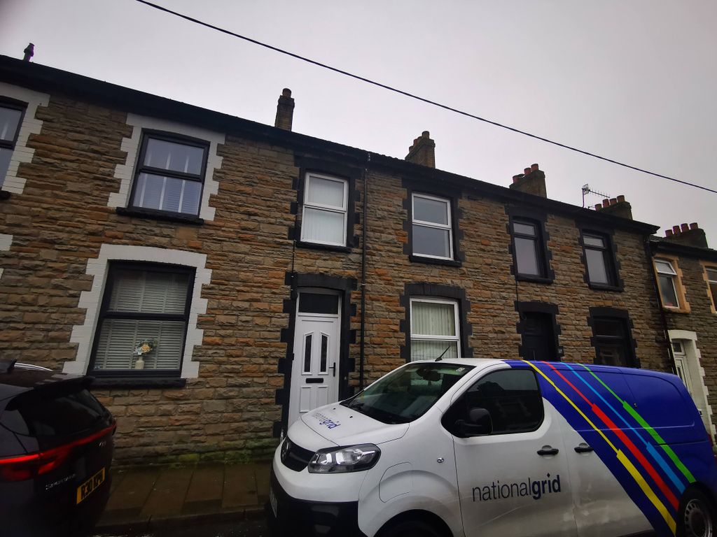 3 bed terraced house to rent in Mill Street, Newport NP11, £850 pcm