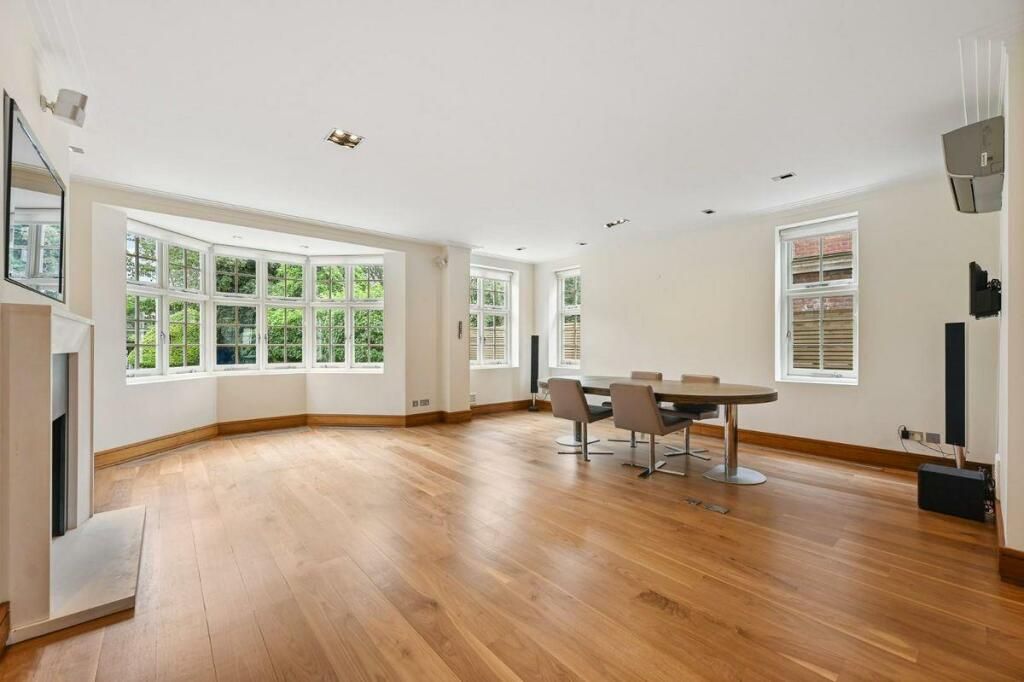 5 bed detached house to rent in The Bishops Avenue, Hampstead, London N2, £21,450 pcm