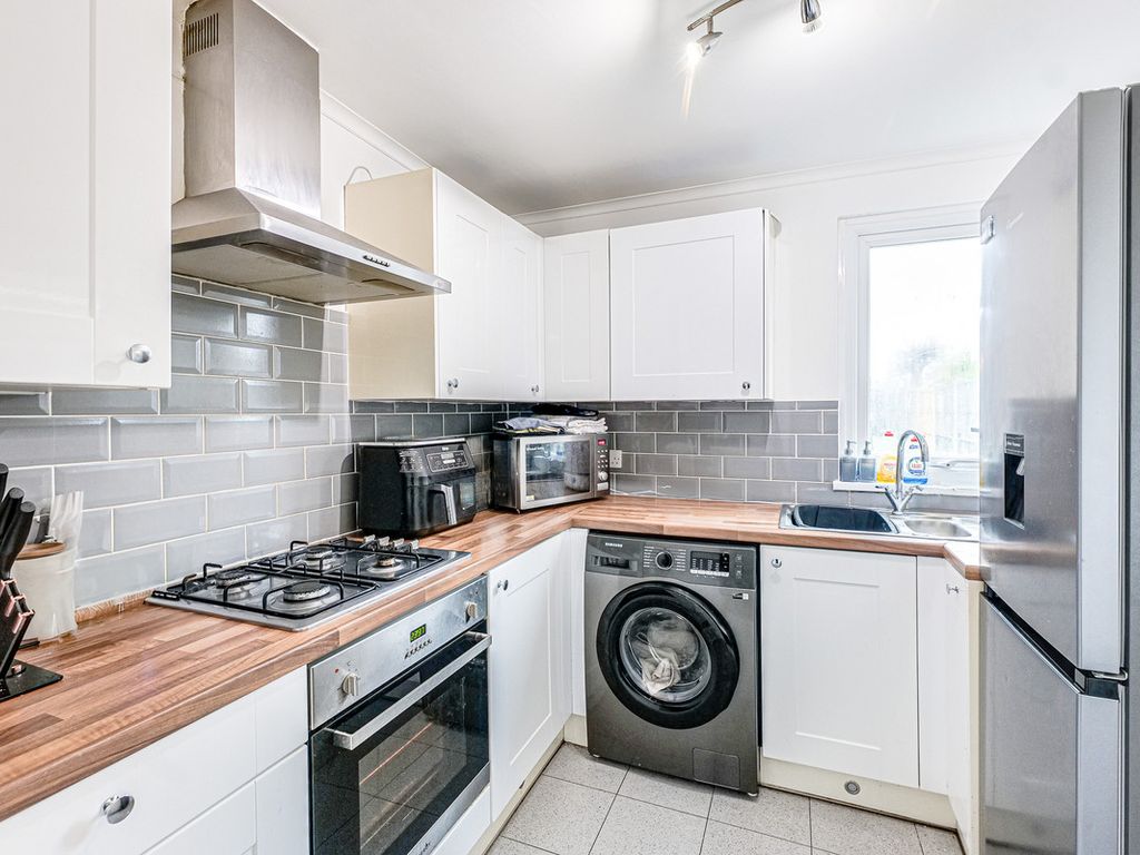 2 bed terraced house for sale in Parkstone Avenue, Benfleet SS7, £300,000