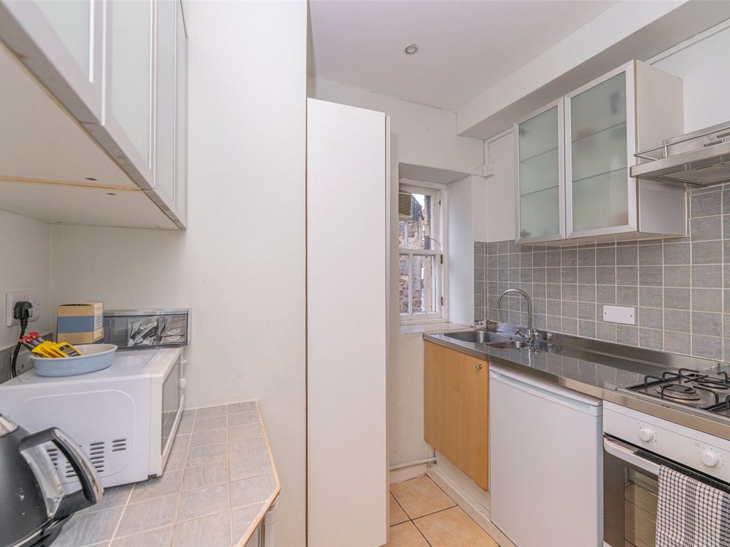 2 bed flat for sale in Greyfriars Place, Edinburgh EH1, £265,000