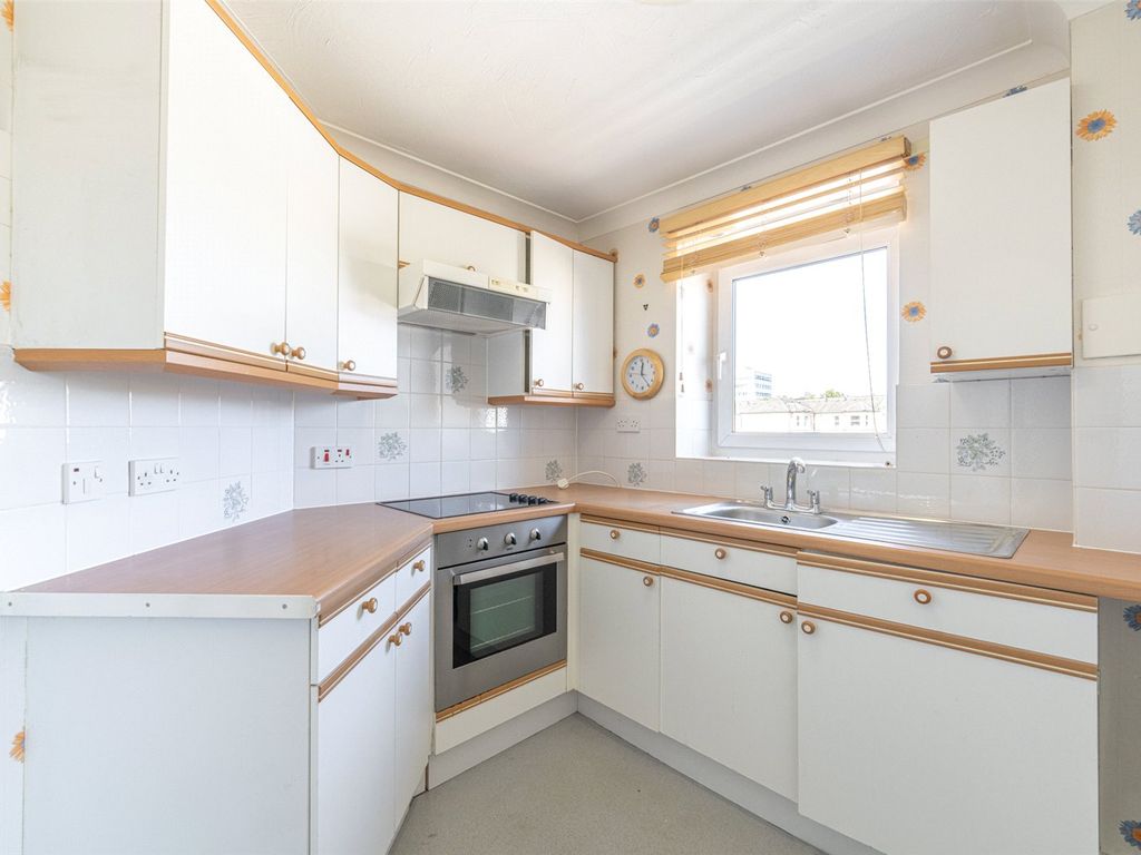 1 bed flat for sale in Maxwell Street, Edinburgh EH10, £165,000