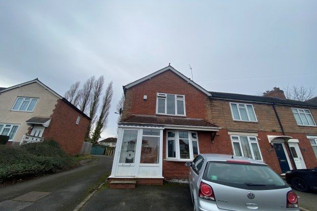 2 bed property to rent in Pear Tree Lane, Wolverhampton WV11, £925 pcm