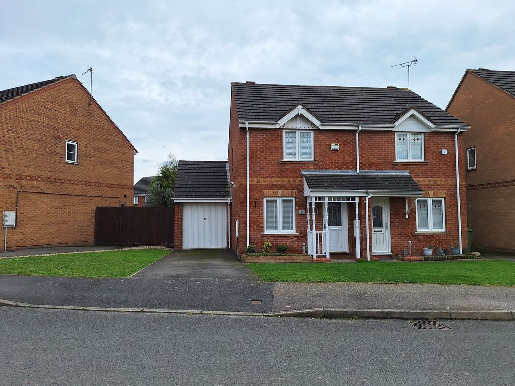 2 bed property to rent in Gavin Close, Thorpe Astley, Braunstone, Leicester, Leicestershire. LE3, £1,000 pcm
