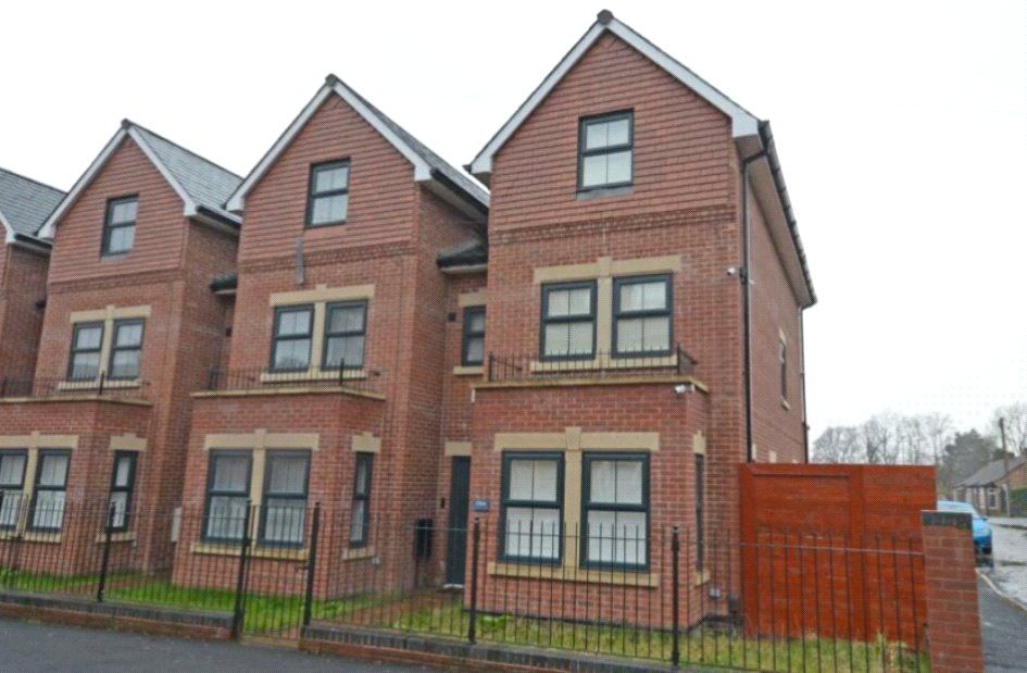 4 bed semi-detached house to rent in Ashton Under Lyne, Manchester, Lancashire OL6, £2,800 pcm