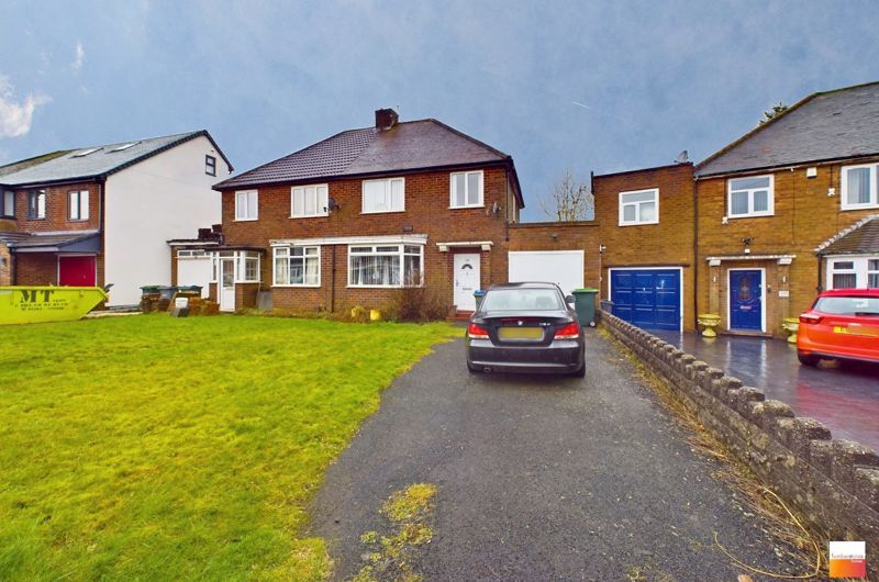3 bed semi-detached house for sale in Apsley Road, Oldbury B68, £250,000