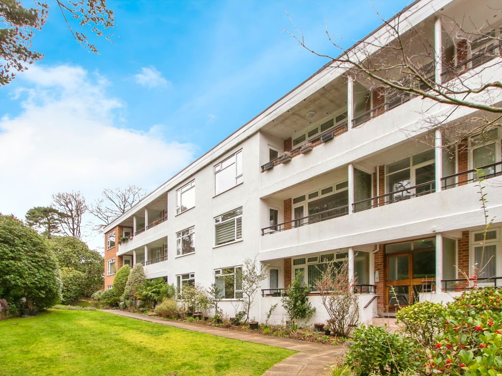 2 bed flat for sale in Beach Road, Branksome Park, Poole, Dorset BH13, £400,000