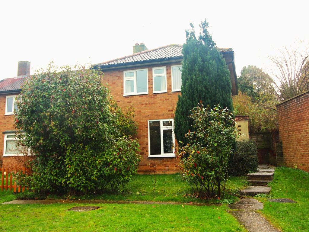 3 bed end terrace house for sale in Bradleys Corner, Hitchin SG4, £439,950