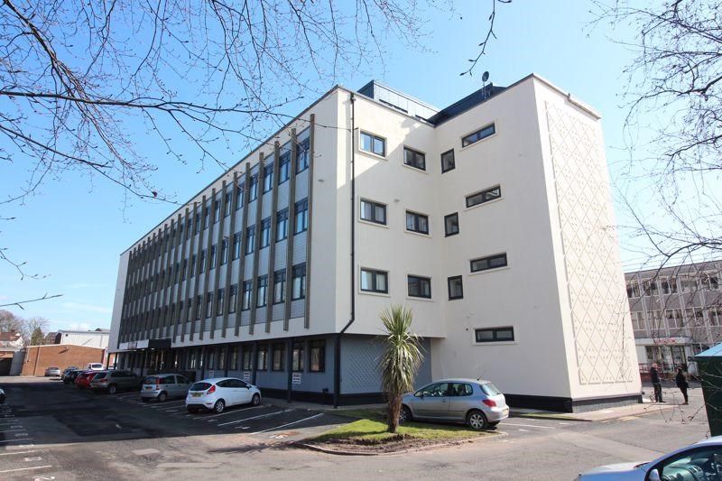 1 bed flat for sale in High Street, Kingswinford DY6, £71,000