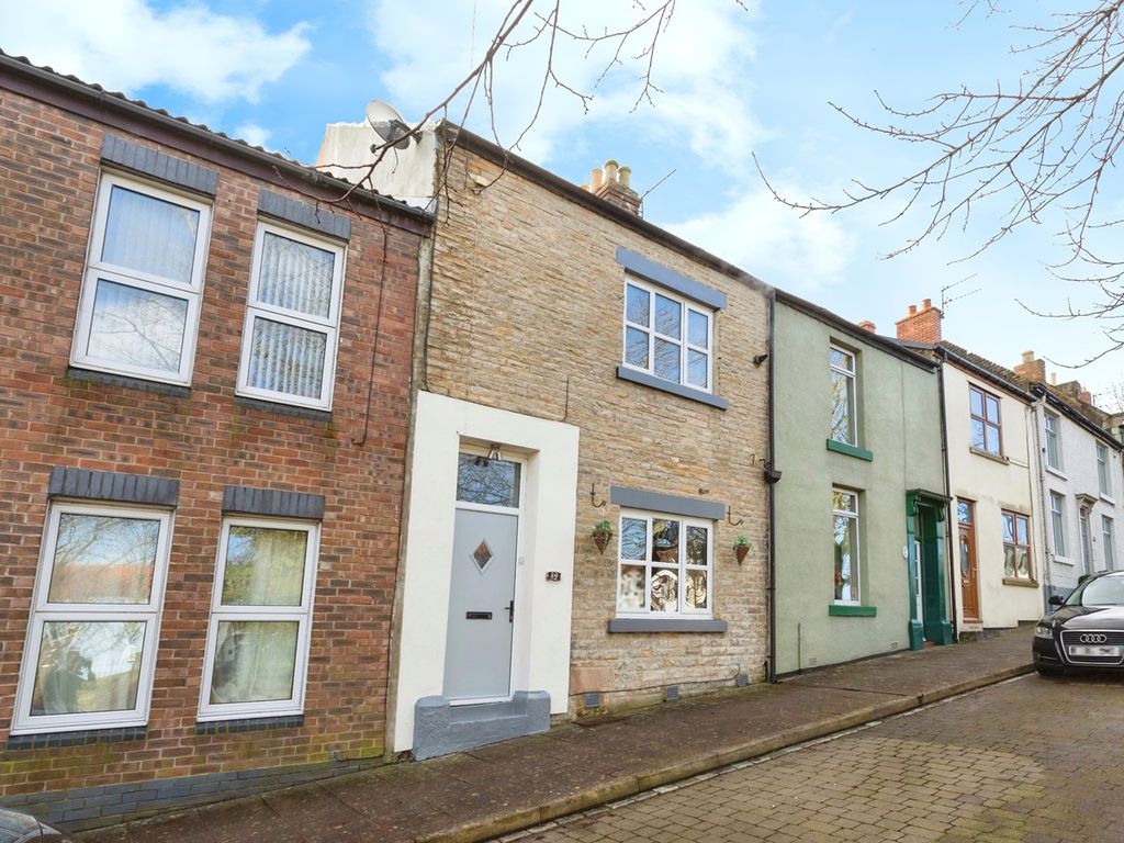 2 bed terraced house for sale in High Bondgate, Bishop Auckland DL14, £175,000