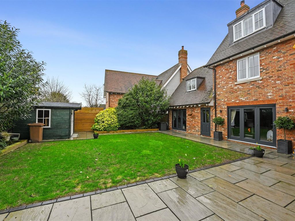 8 bed detached house for sale in Priors Field, Bicknacre, Chelmsford CM3, £1,100,000